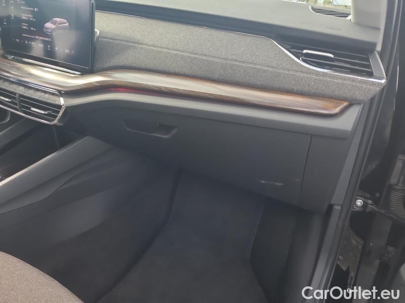 Skoda  Octavia  Combi (NX3)(2020) Oct.C.2.0 TSI 140 Scout 4x4 AT #17