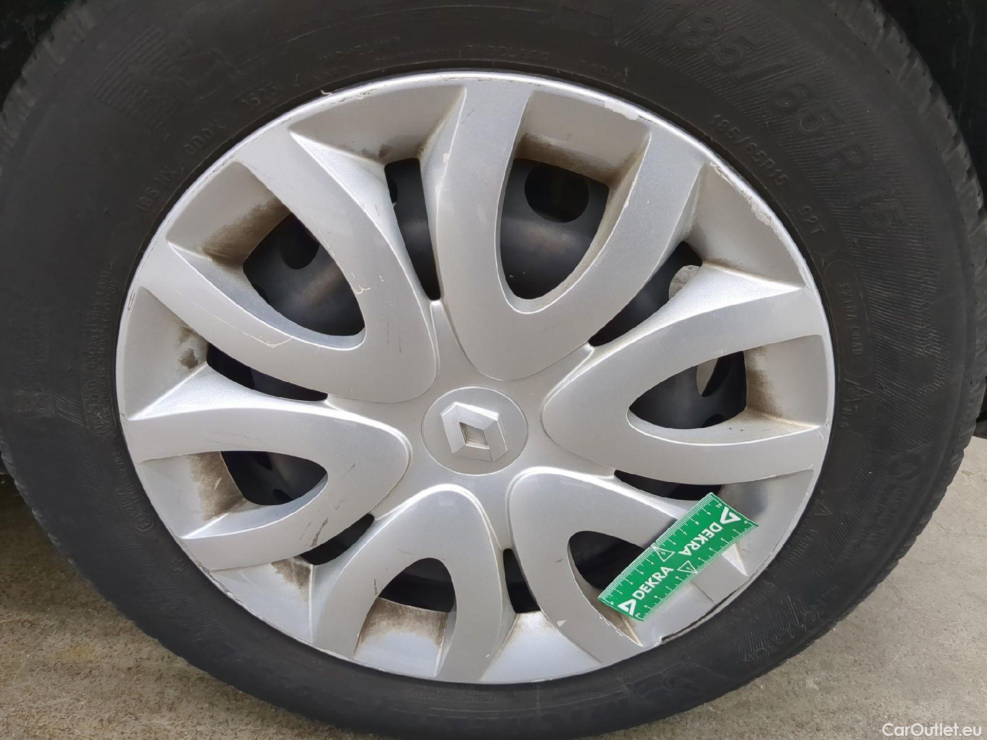 Renault  Clio  IV Air MediaNav 1.5 dCi 75CV BVM5 E6 #19
