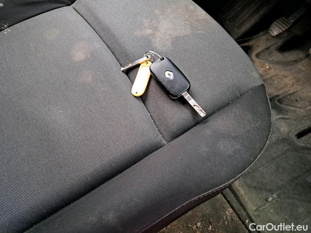 Renault  Master  III Fourgon L3H2 3 5 Grand Confort dCi 130CV BVM6 E6 #12