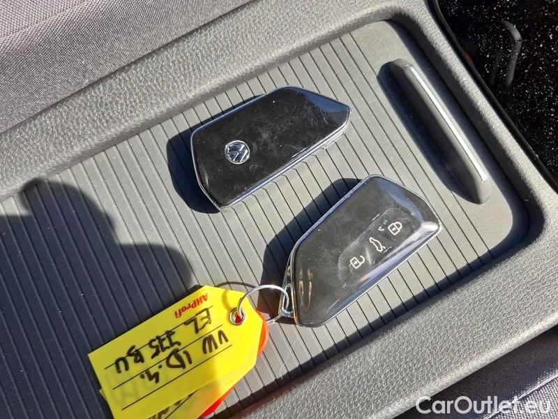 Volkswagen  ID.4  (E21)(2020)  Pro Perf. 77 kWh 5d #14
