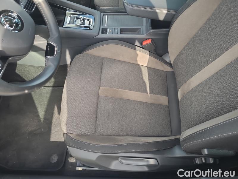 Skoda  Octavia  Combi (NX3)(2020) Oct.C.2.0 TSI 140 Scout 4x4 AT #14