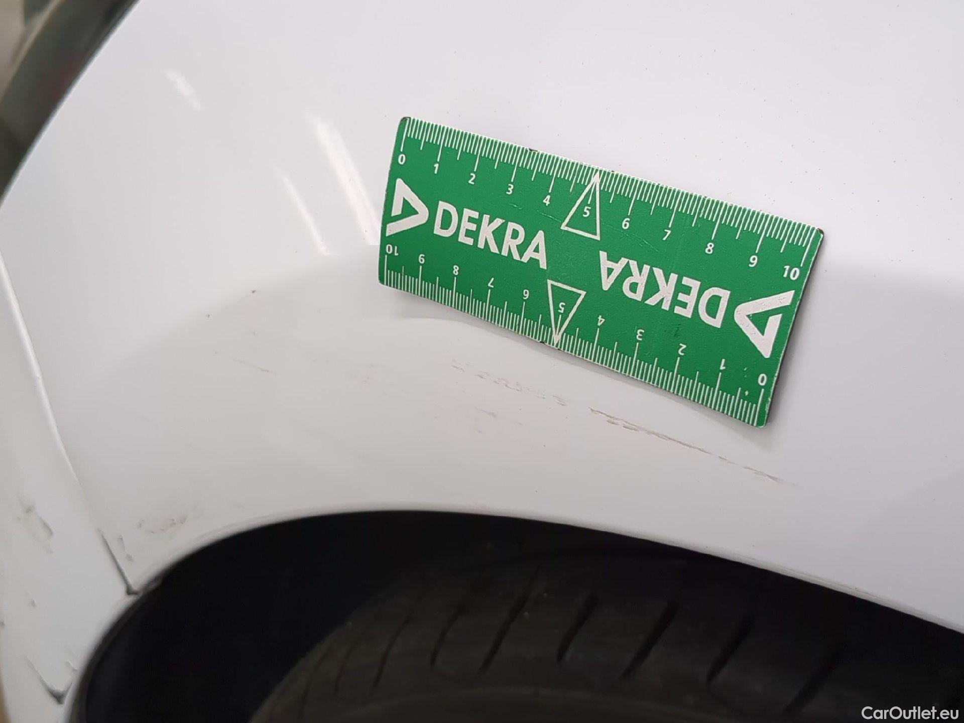 Renault  Clio  IV Air MediaNav 1.5 dCi 75CV BVM5 E6 #46