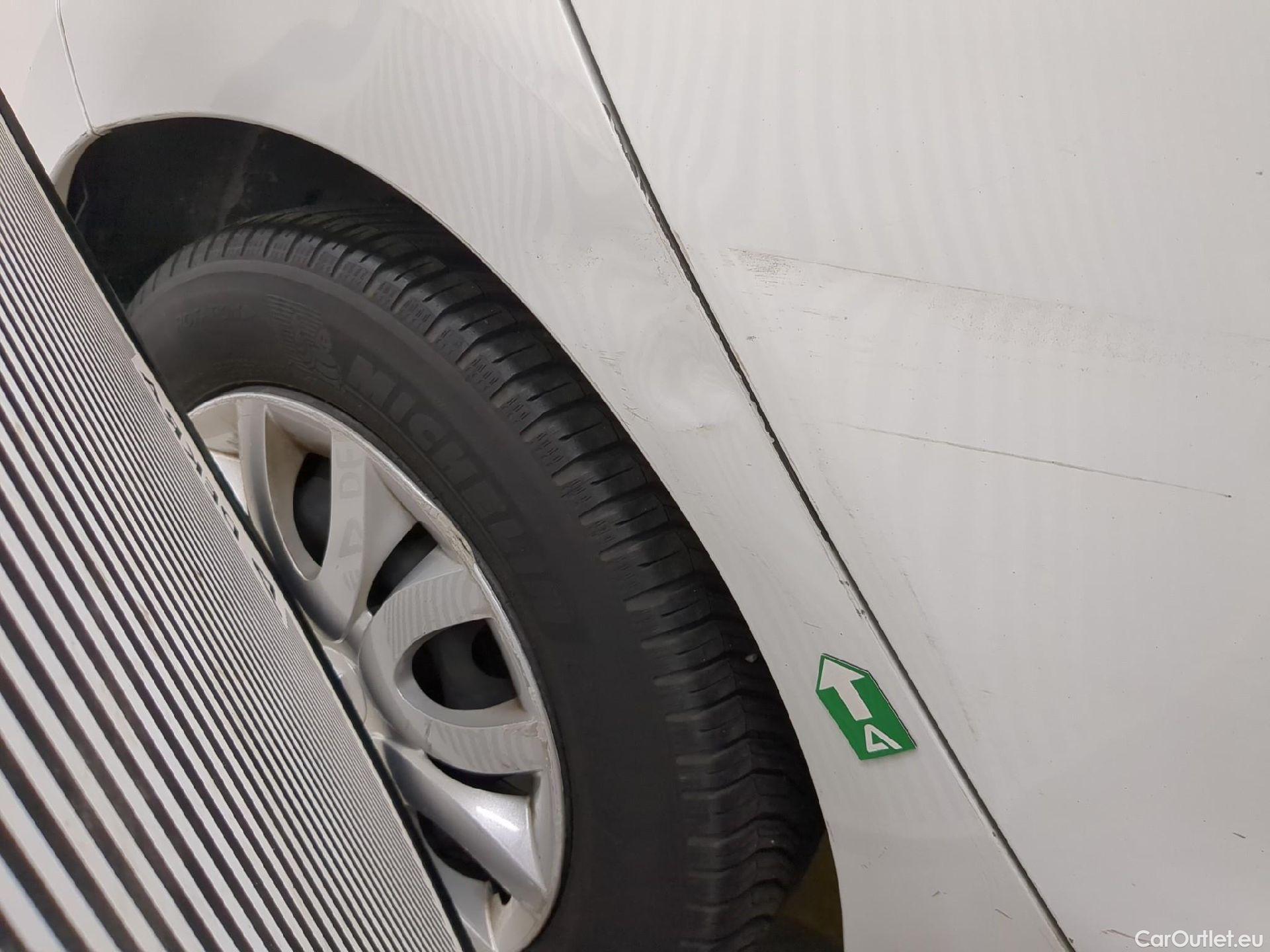 Renault  Clio  IV Air MediaNav 1.5 dCi 75CV BVM5 E6 #24