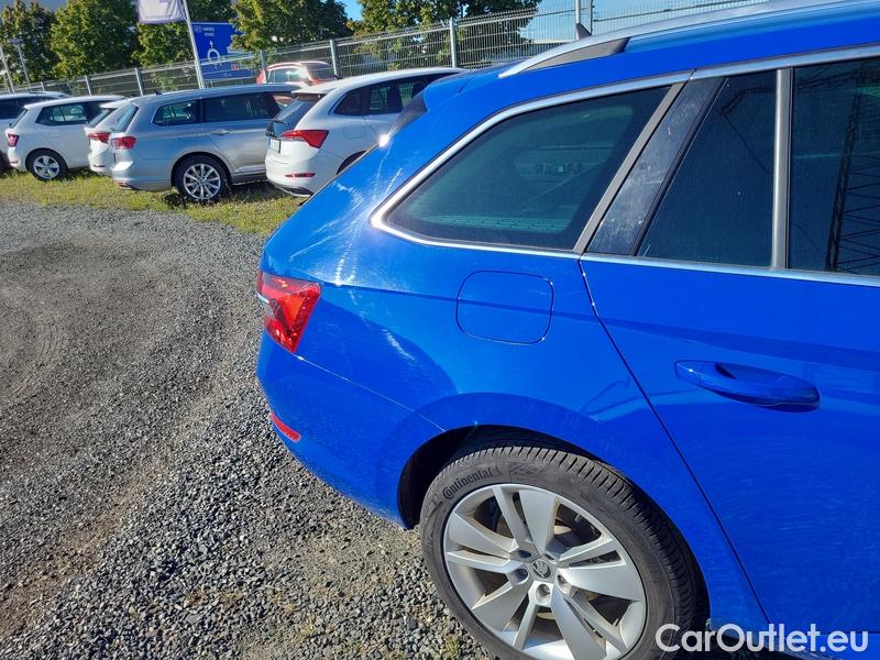 Skoda  Superb  Combi (3T5)(2010) Sup.C.FL2.0TDI 110 Style AT #18