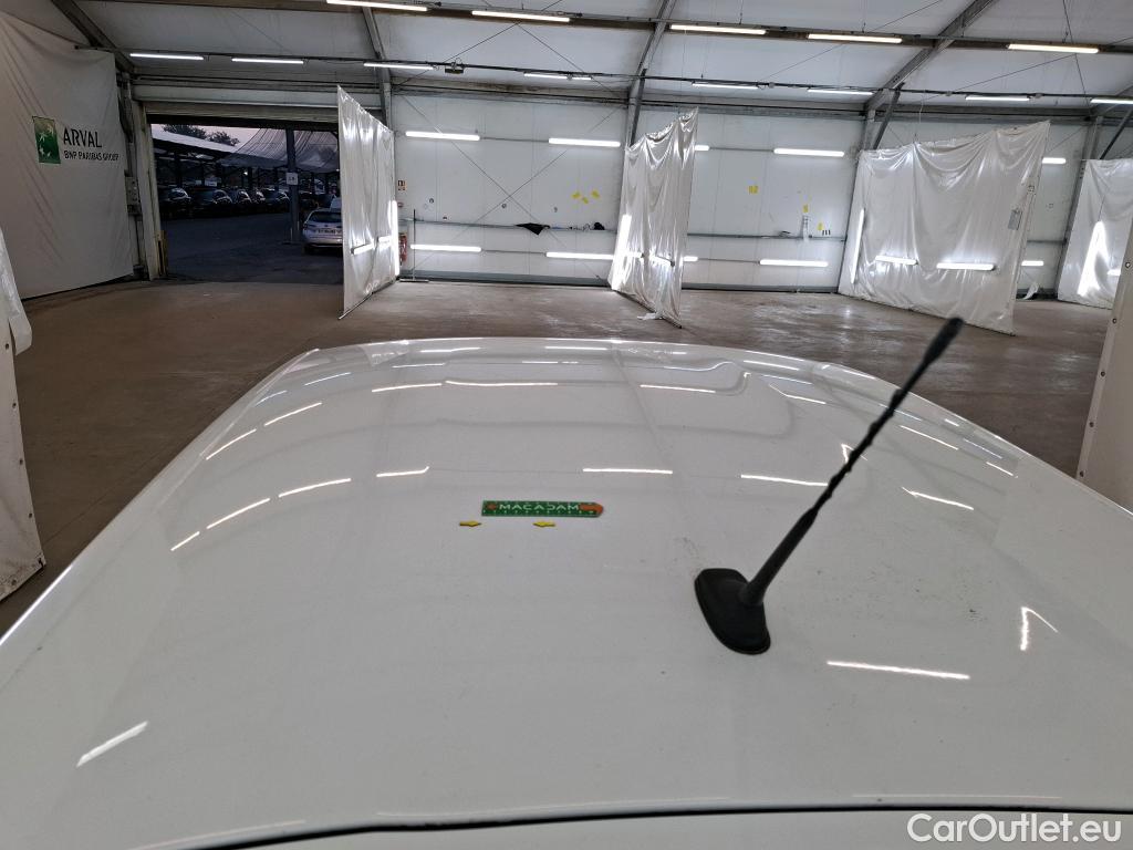Peugeot  208  Affaire Premium 1.5 HDi 100CV BVM5 E6dT #1