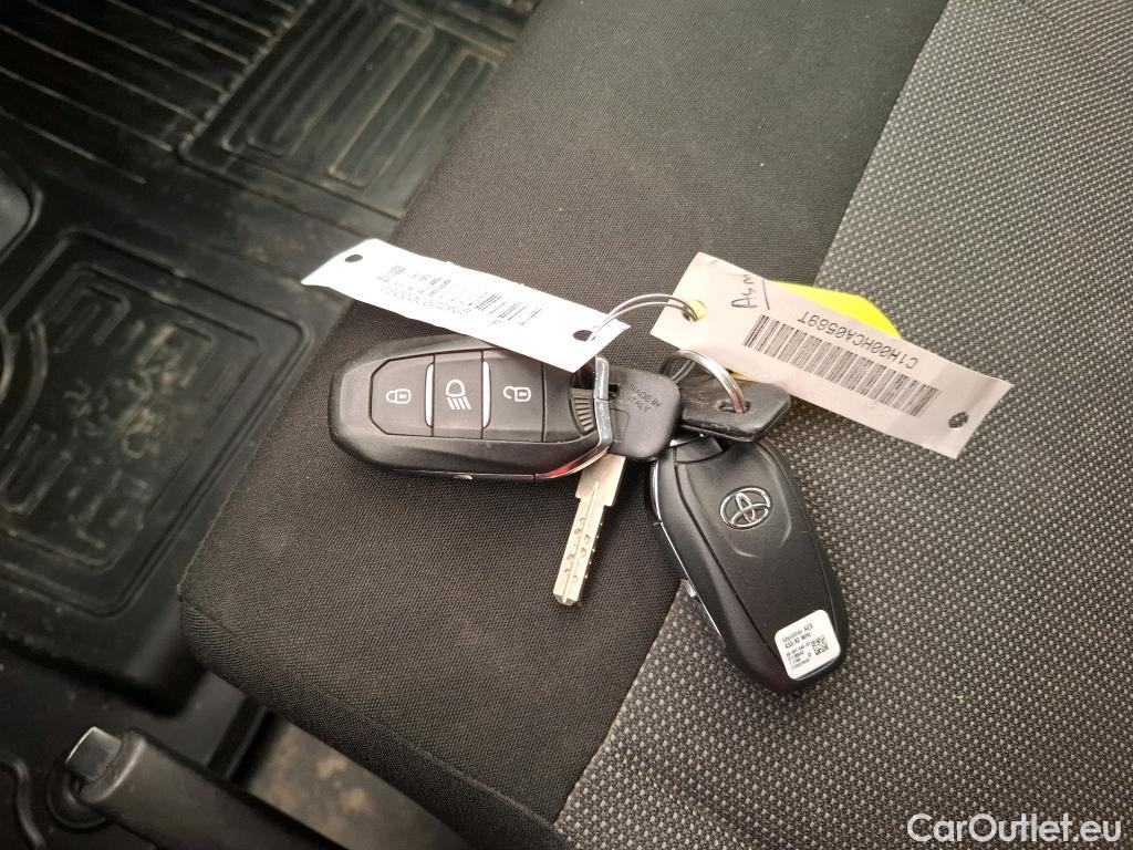 Toyota  Proace TOYOTA  / 2016 / 5P / Fourgon tôlé 2.0 D LONG Cab Appro 180 D-4D AUTO BUSIN #12
