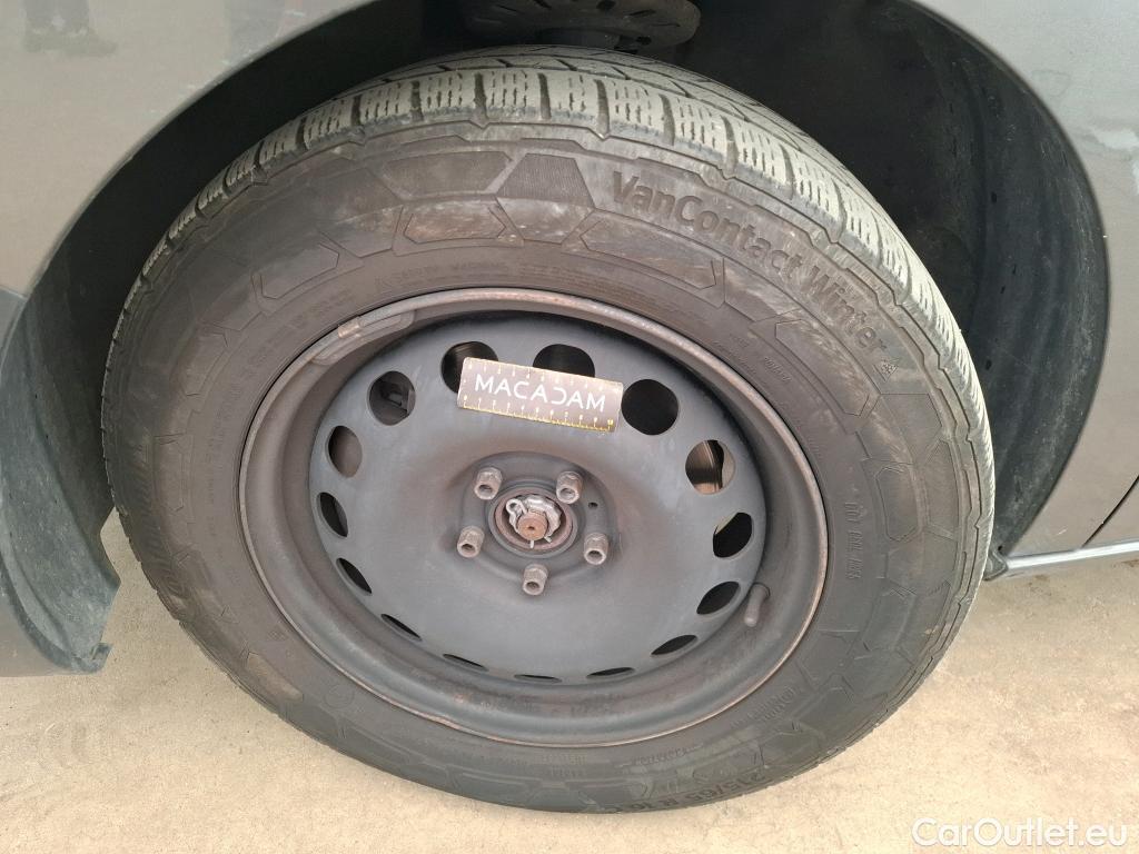 Toyota  Proace TOYOTA  / 2016 / 5P / Fourgon tôlé 2.0 D LONG Cab Appro 180 D-4D AUTO BUSIN #29