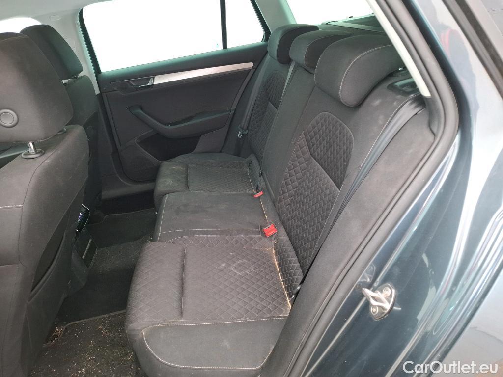 Skoda  Superb SKODA  Combi 5p Break 2.0 TDI SCR 150 DSG7 Business #9