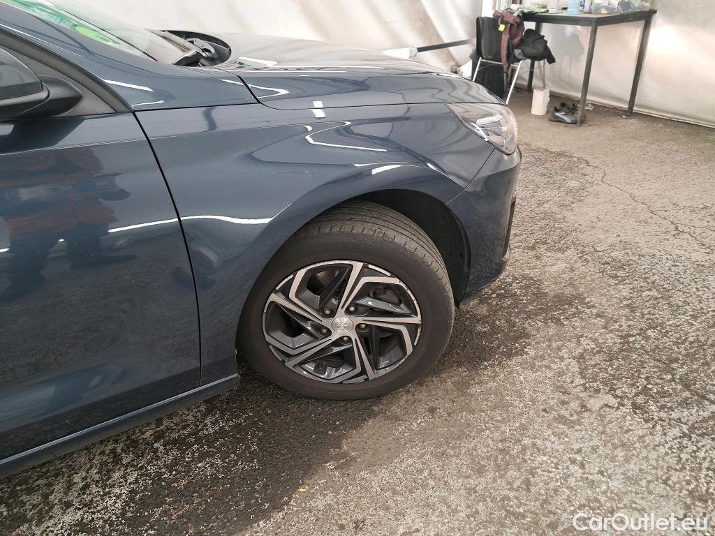 Hyundai  i30  Business 1.6 CRDi 115CV BVA7 E6d #17