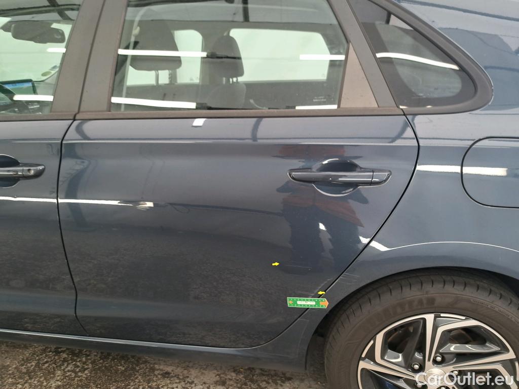 Hyundai  i30  Business 1.6 CRDi 115CV BVA7 E6d #6