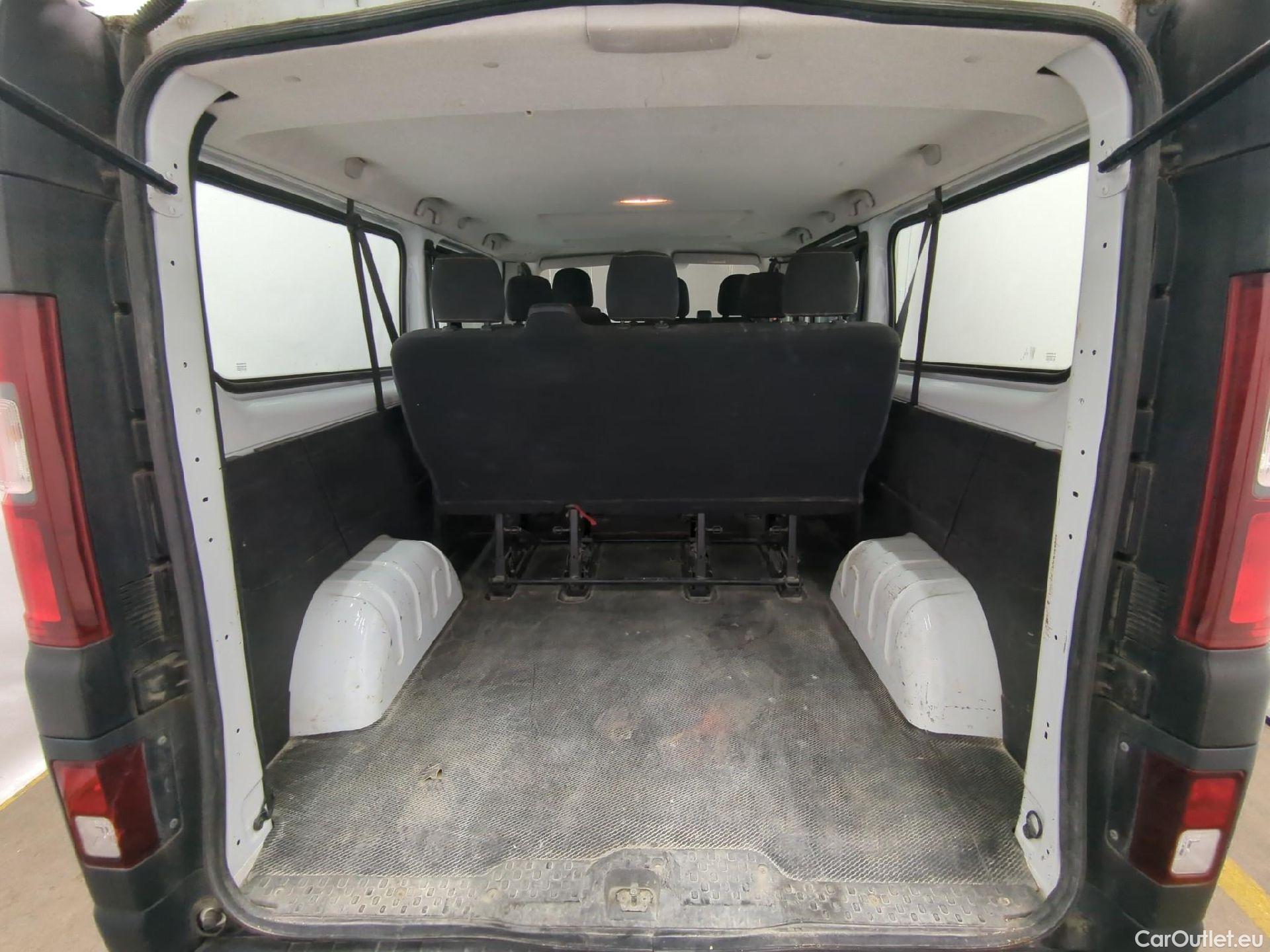 Renault  Trafic RENAULT  4p Combi Life L2 dCi 120 S&S - 18 - 8 places #9
