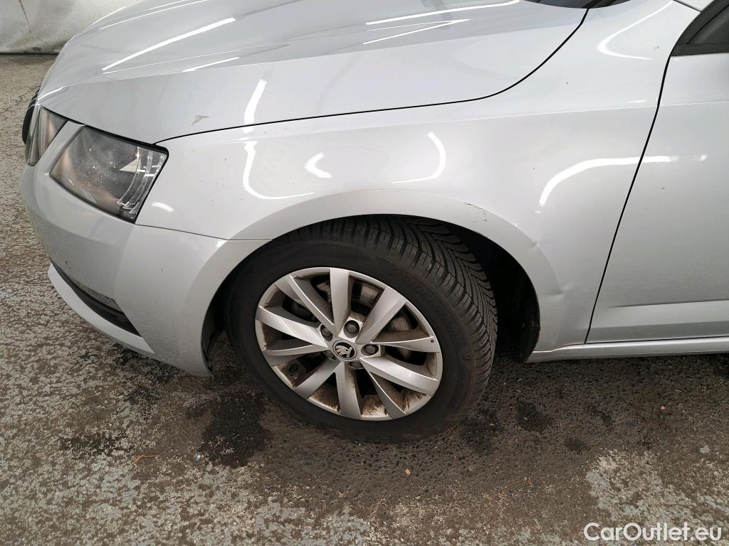 Skoda  Octavia  Break Business 2.0 TDI 150CV BVA7 E6dT #16