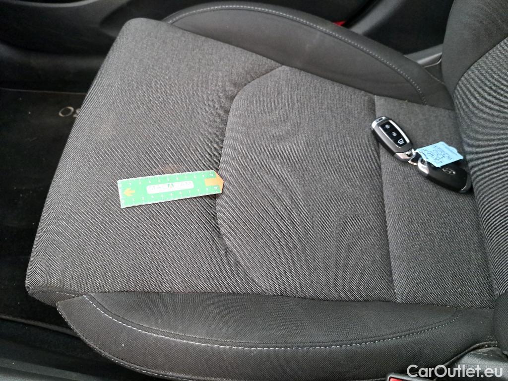 Hyundai  i30  Business 1.6 CRDi 115CV BVA7 E6d #26
