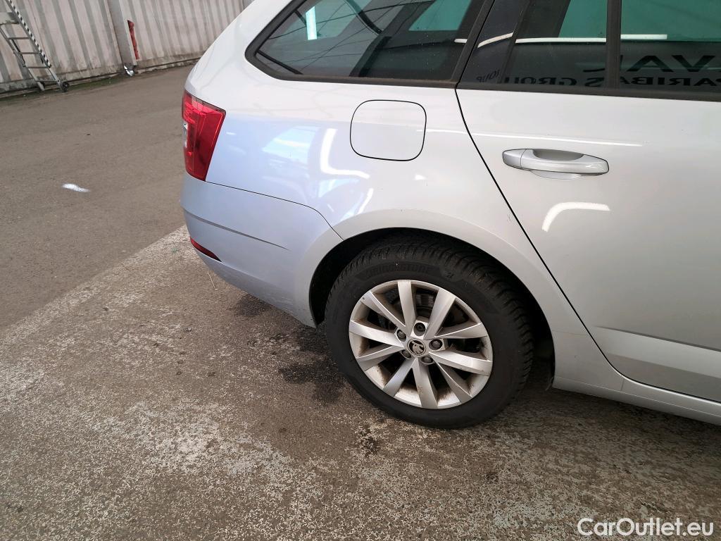 Skoda  Octavia  Break Business 2.0 TDI 150CV BVA7 E6dT #17