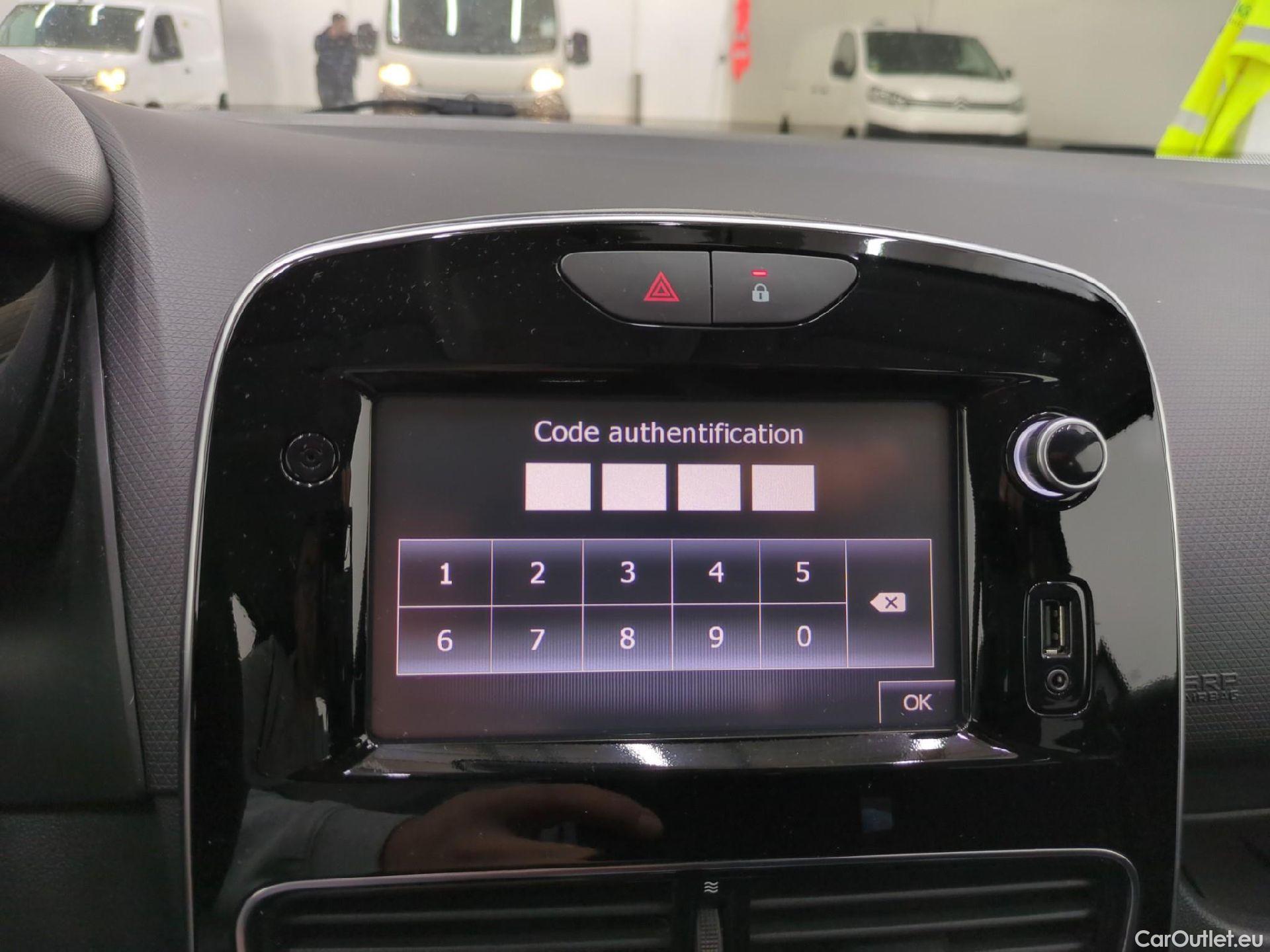  Renault  Clio  IV Business 1.5 dCi 90CV BVM5 E6 #1
