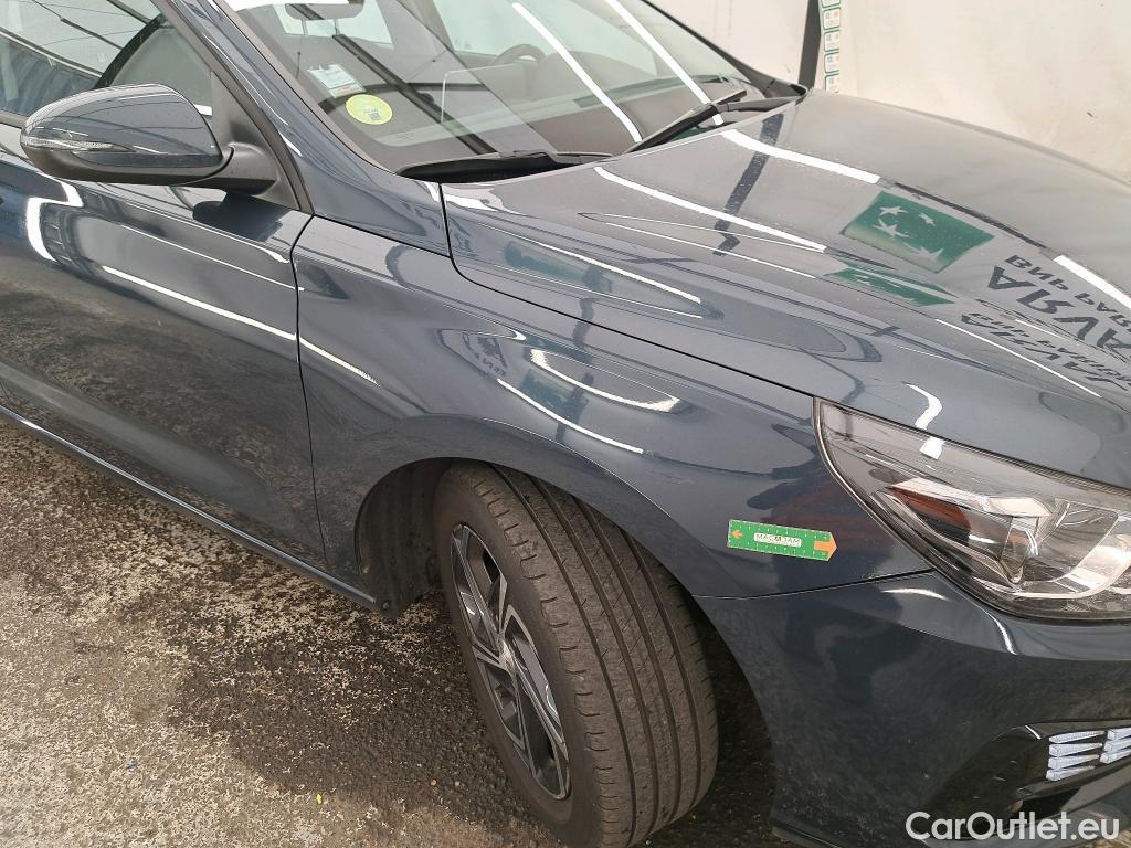 Hyundai  i30  Business 1.6 CRDi 115CV BVA7 E6d #8