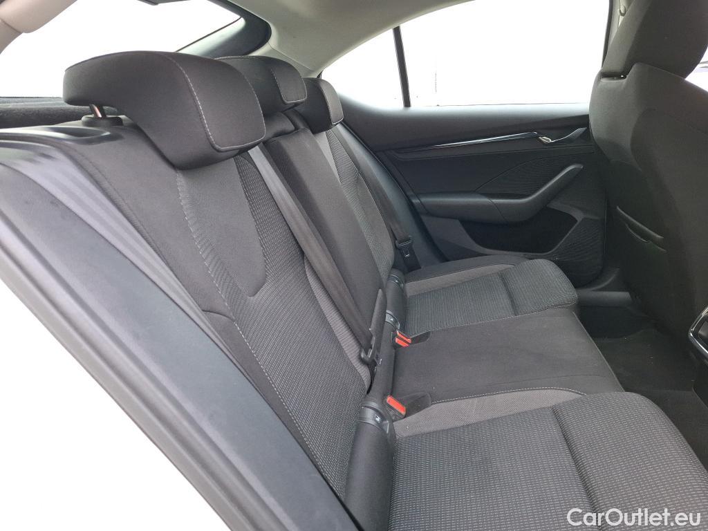 Skoda  Octavia  Berline Business 2.0 TDI 115CV BVM6 E6d #9