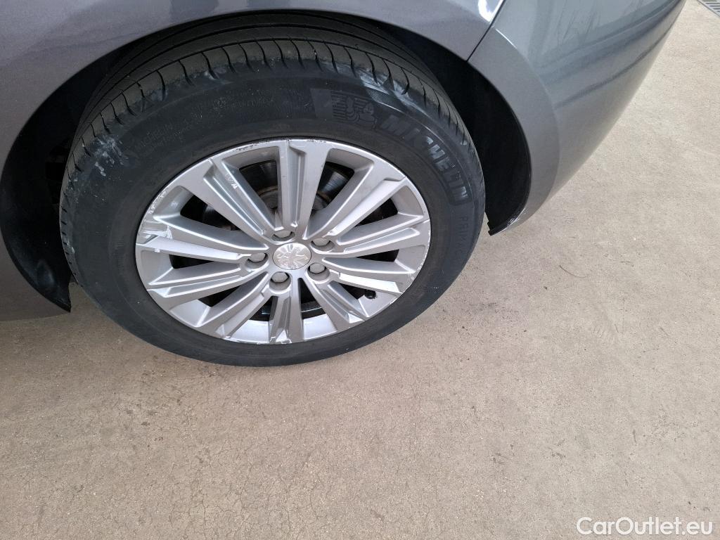 Peugeot  308  Allure Pack 1.2 PureTech 130CV BVM6 E6d #6