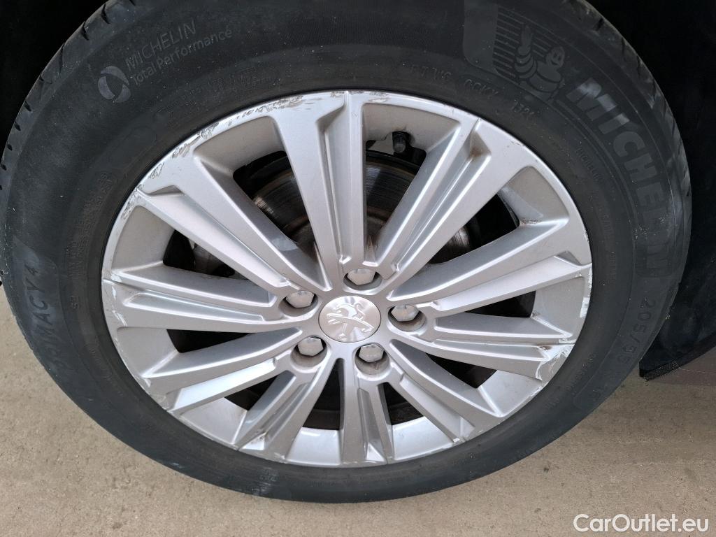 Peugeot  308  Allure Pack 1.2 PureTech 130CV BVM6 E6d #18