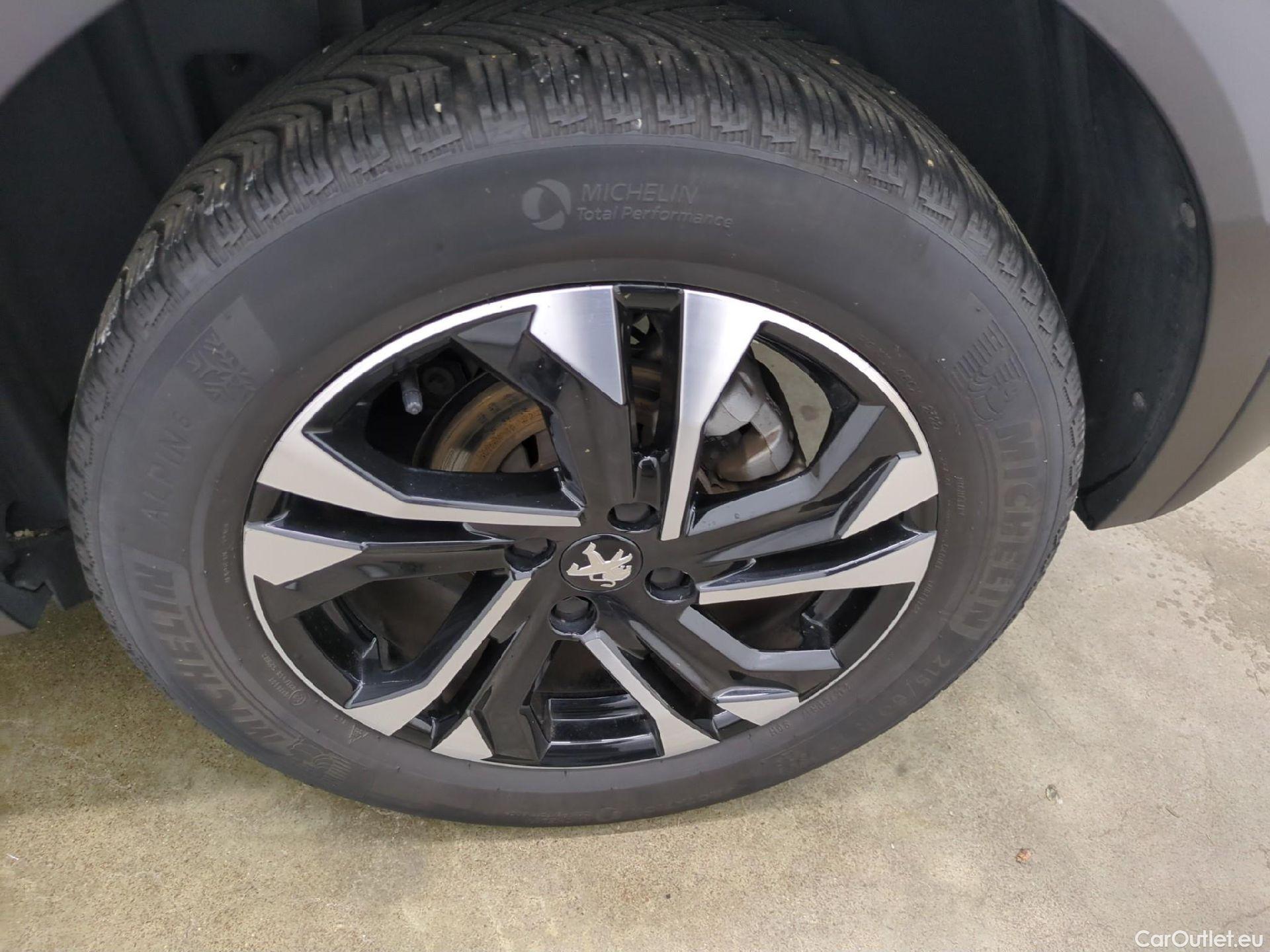 Peugeot  2008  Allure Pack 1.5 HDi 130CV BVA8 E6d #7