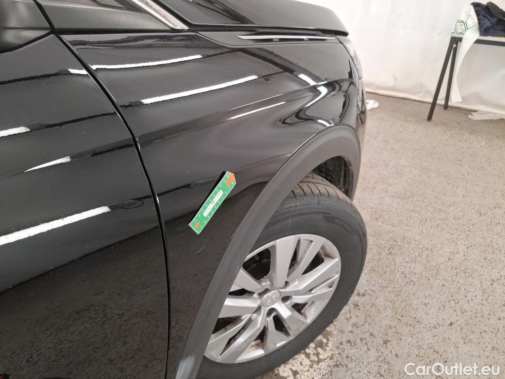 Peugeot  3008 PEUGEOT  / 2020 / 5P / SUV PureTech 130 S&S EAT8 Active BUS #8