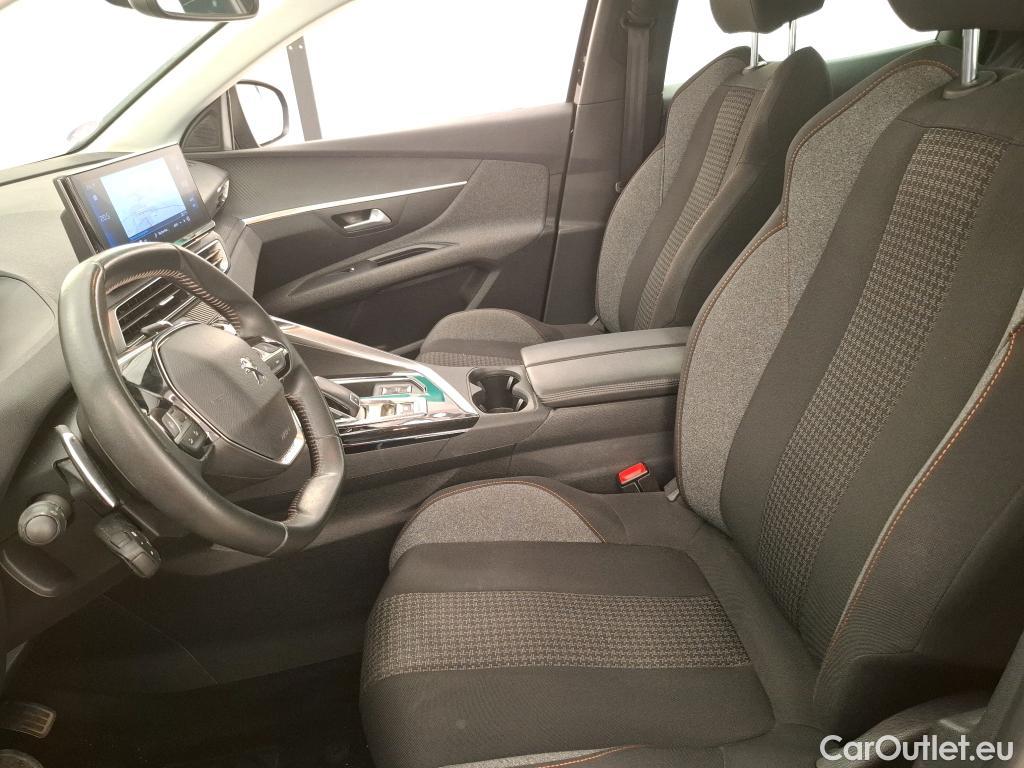 Peugeot  3008 PEUGEOT  / 2020 / 5P / SUV PureTech 130 S&S EAT8 Active BUS #21