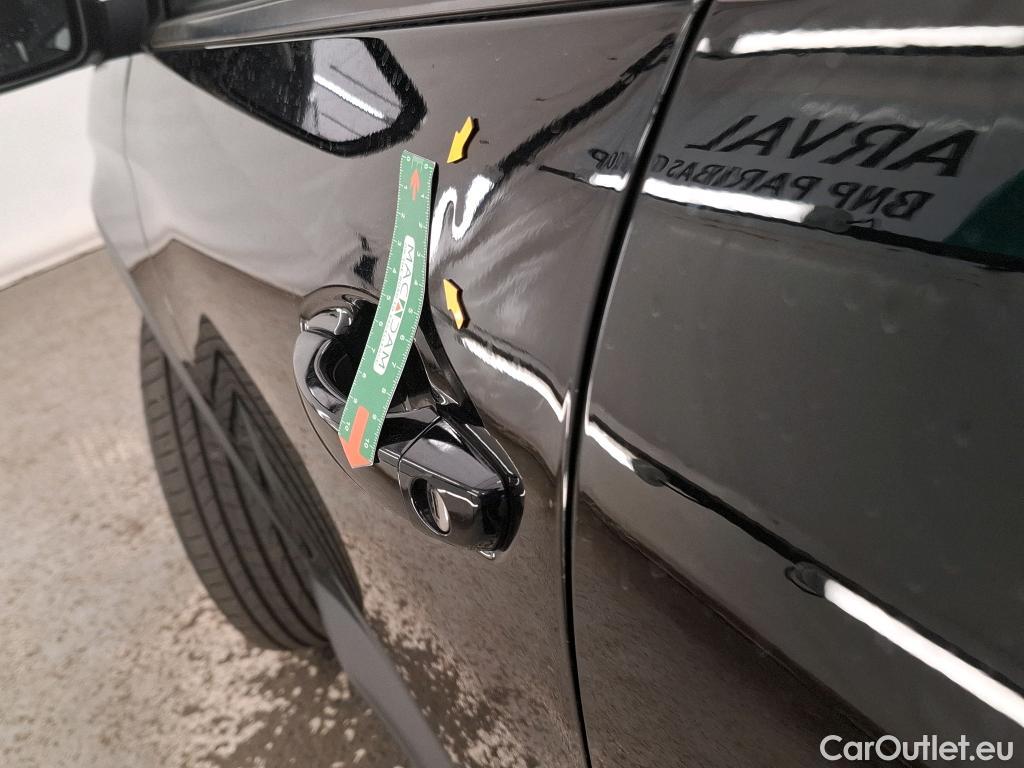 Peugeot  3008 PEUGEOT  / 2020 / 5P / SUV PureTech 130 S&S EAT8 Active BUS #20