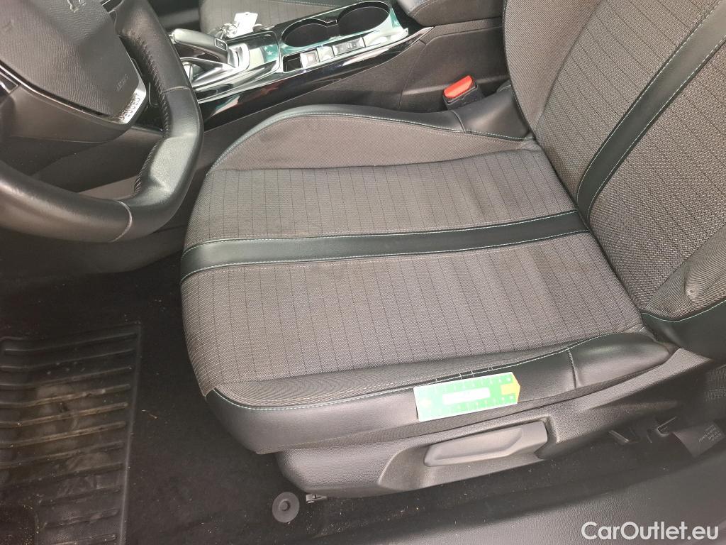 Peugeot  2008  Allure Business 1.5 HDi 130CV BVA8 E6d #5
