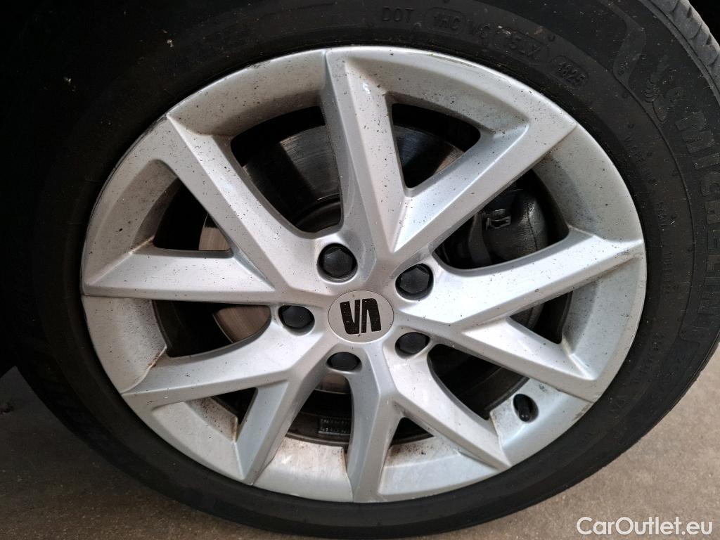 Seat  Leon  Sportstourer Business 2.0 TDI 150CV BVA7 E6d #2