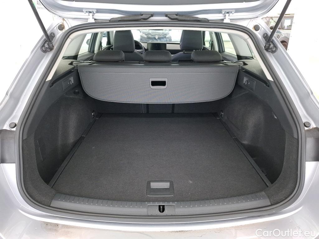 Seat  Leon  Sportstourer Business 2.0 TDI 150CV BVA7 E6d #10