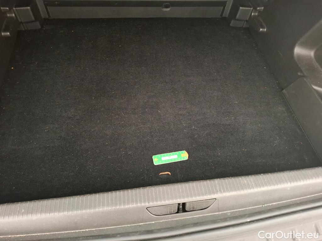 Opel   Grandland X OPEL / 2017 / 5P / SUV 1.5 DIESEL 130 ELITE #35