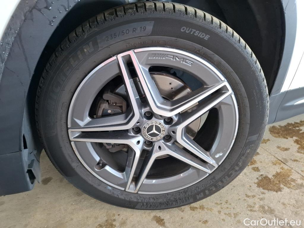 Mercedes  GLB MERCEDES-BENZ  / 2019 / 5P / SUV  200 d AMG Line #9