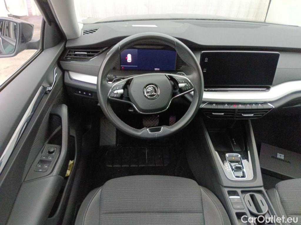 Skoda  Octavia Skoda  Combi 1.0 TSI eTec 81kW DSG7 Clever 5d #9