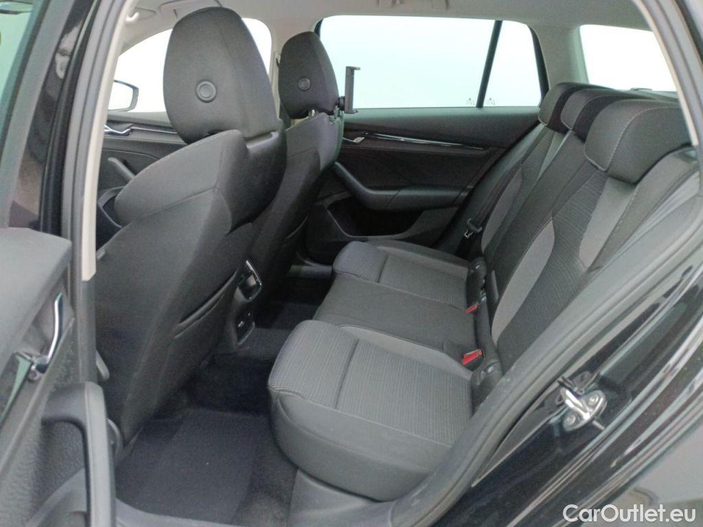 Skoda  Octavia Skoda  Combi 1.0 TSI eTec 81kW DSG7 Clever 5d #10