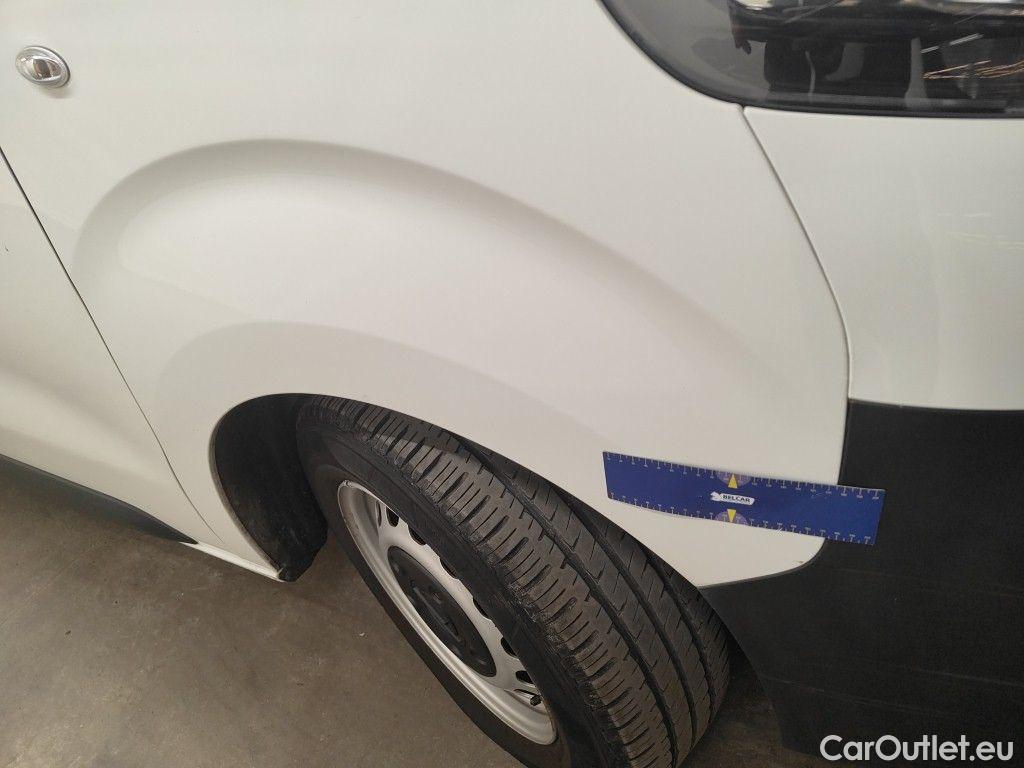 Opel  Vivaro Opel  2.0 Turbo 106kW L2H1 Auto 5d #48