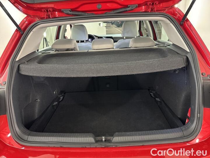 Volkswagen  Golf  VIII 2.0 TDI Life DSG 85kW/116pk  5D/P Auto-7 - CO2 onvolledig #8