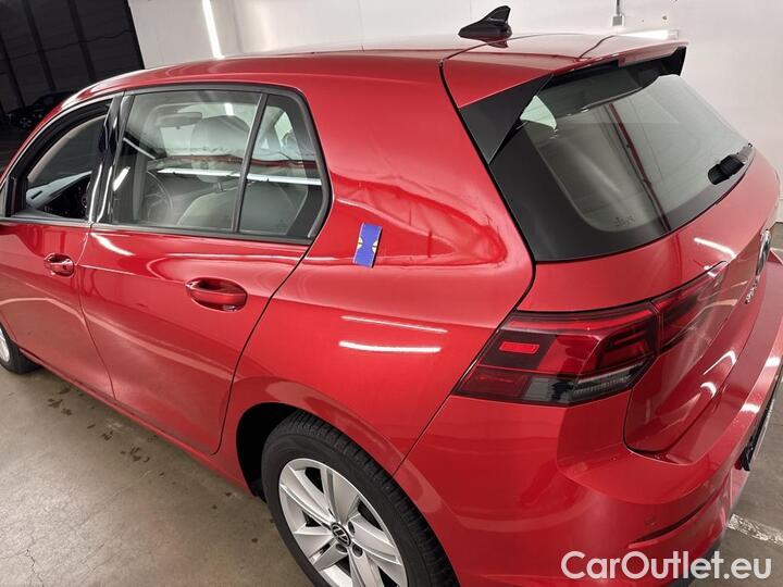 Volkswagen  Golf  VIII 2.0 TDI Life DSG 85kW/116pk  5D/P Auto-7 - CO2 onvolledig #24