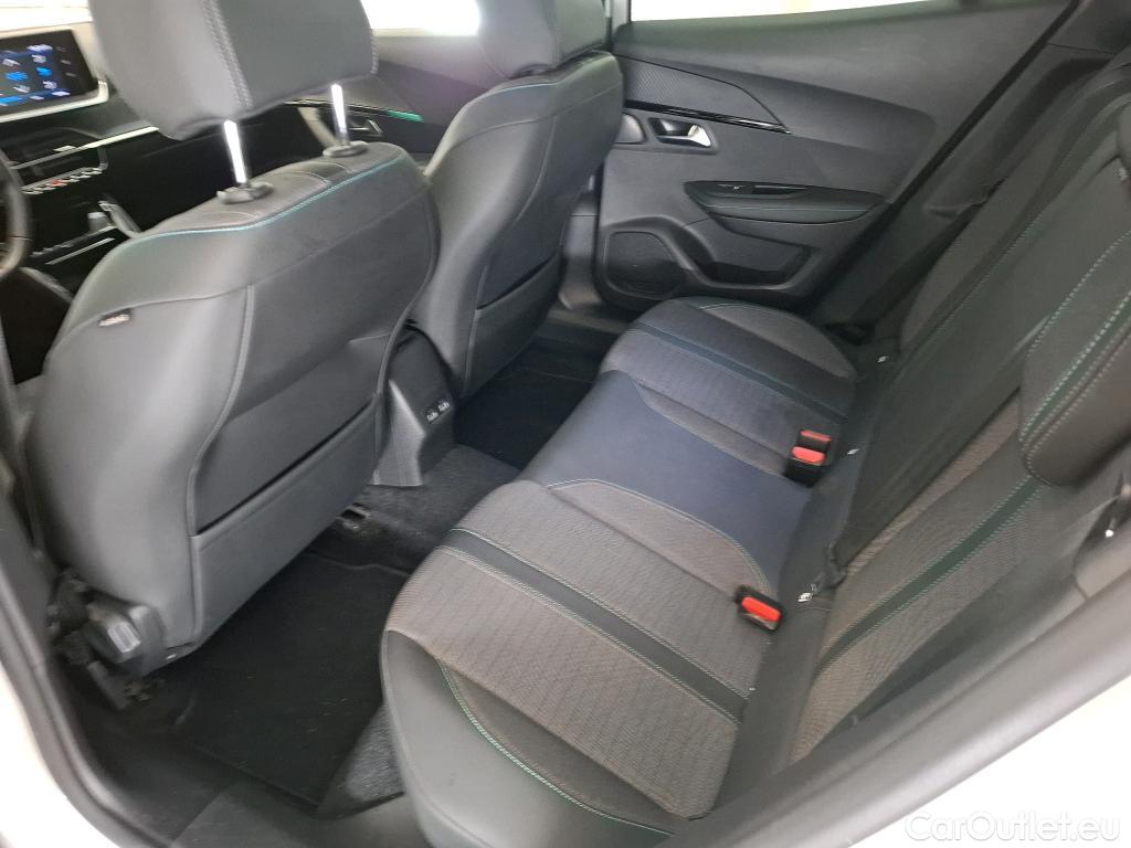 Peugeot  2008  Allure Pack 1.5 HDi 130CV BVA8 E6d #9