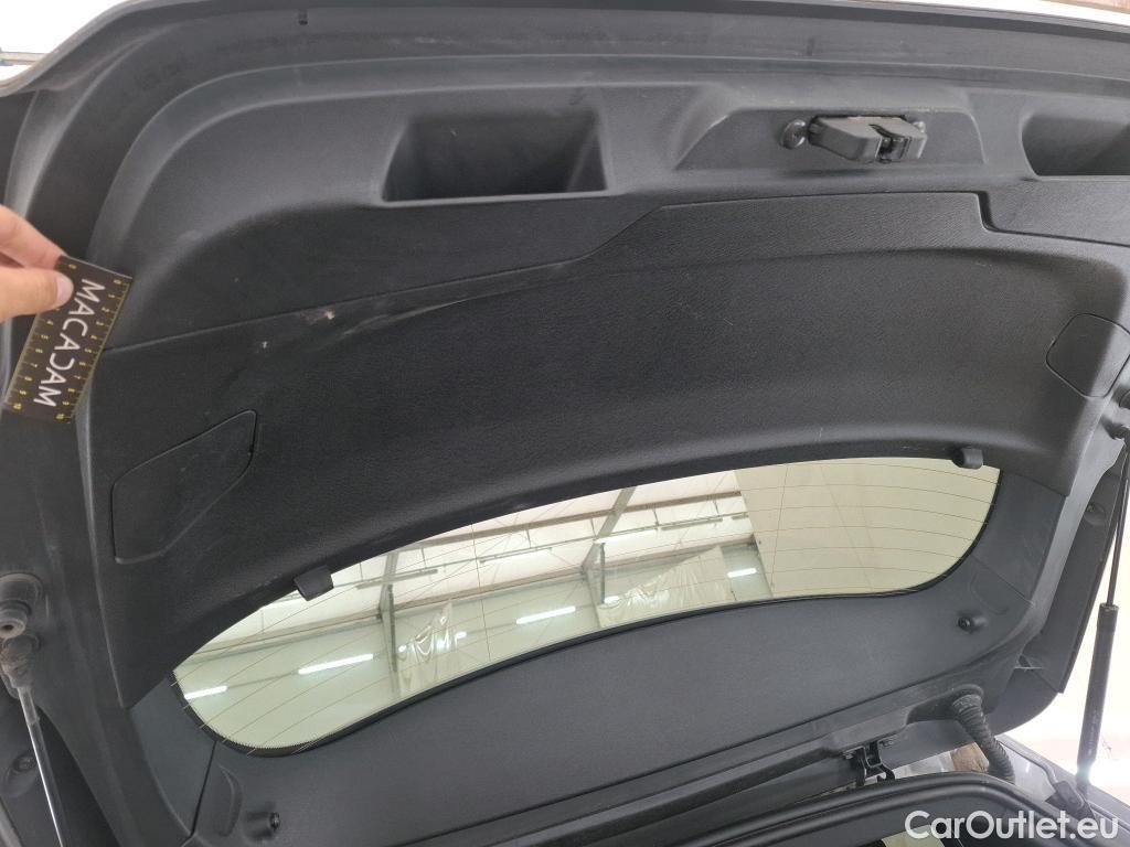 Peugeot  308  GT Line 1.2 PureTech 130CV BVA8 E6d #48