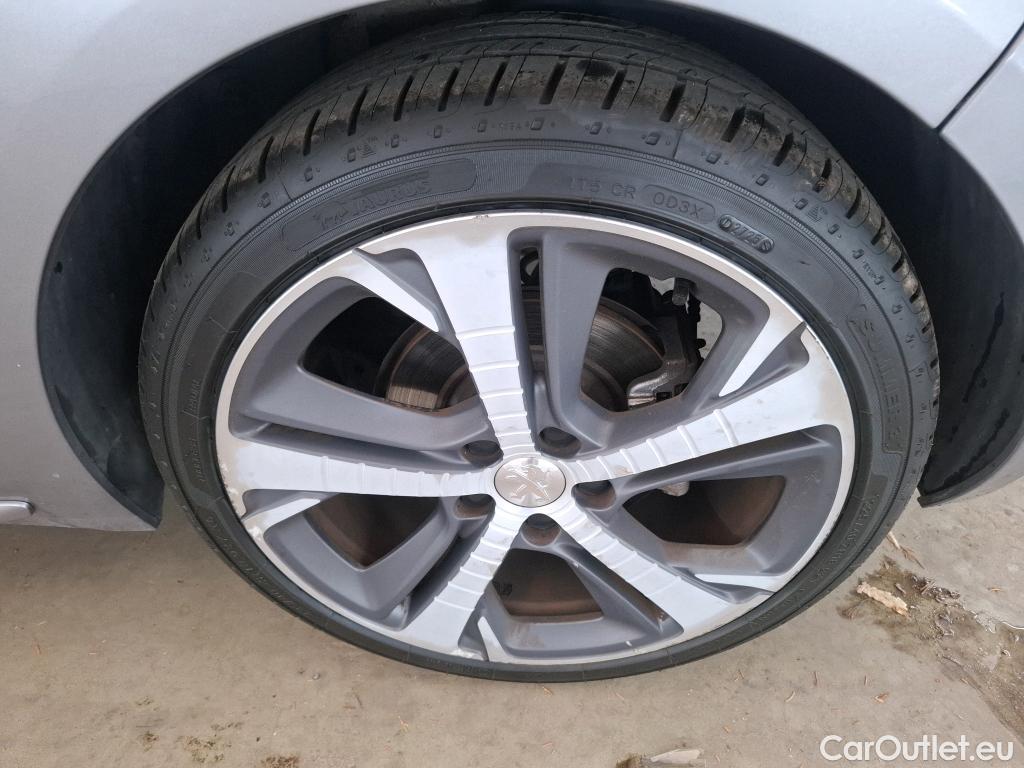 Peugeot  308  GT Line 1.2 PureTech 130CV BVA8 E6d #28