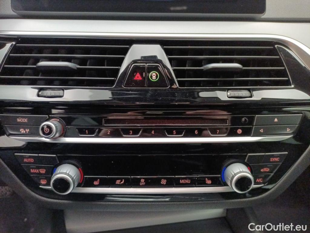 Bmw  Serie 5 BMW 5 Reeks Touring 520d Aut. (120 kW) Business Edition 5d #36