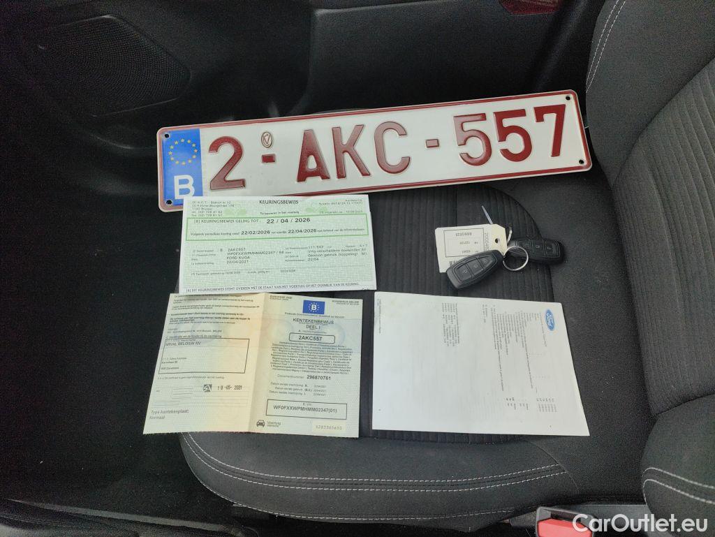 Ford  Kuga Ford  2.5i PHEV Aut. 165kW Titanium 5d #4