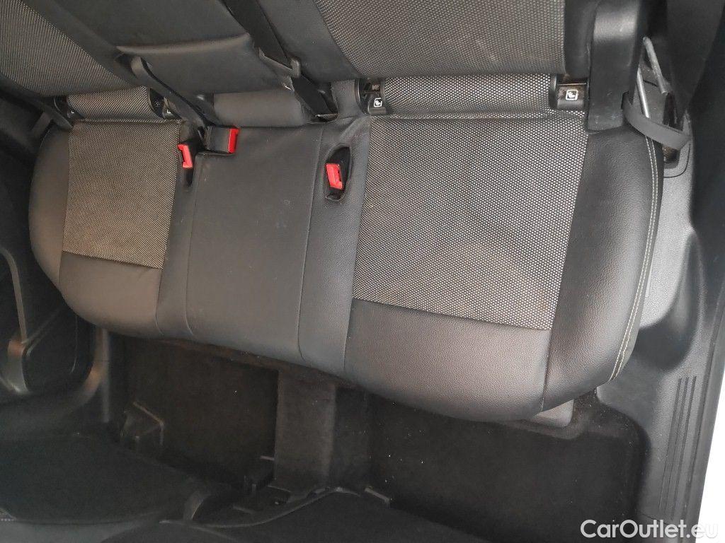 Mercedes  GLB Mercedes-Benz   200 d Business Solution 5d #72