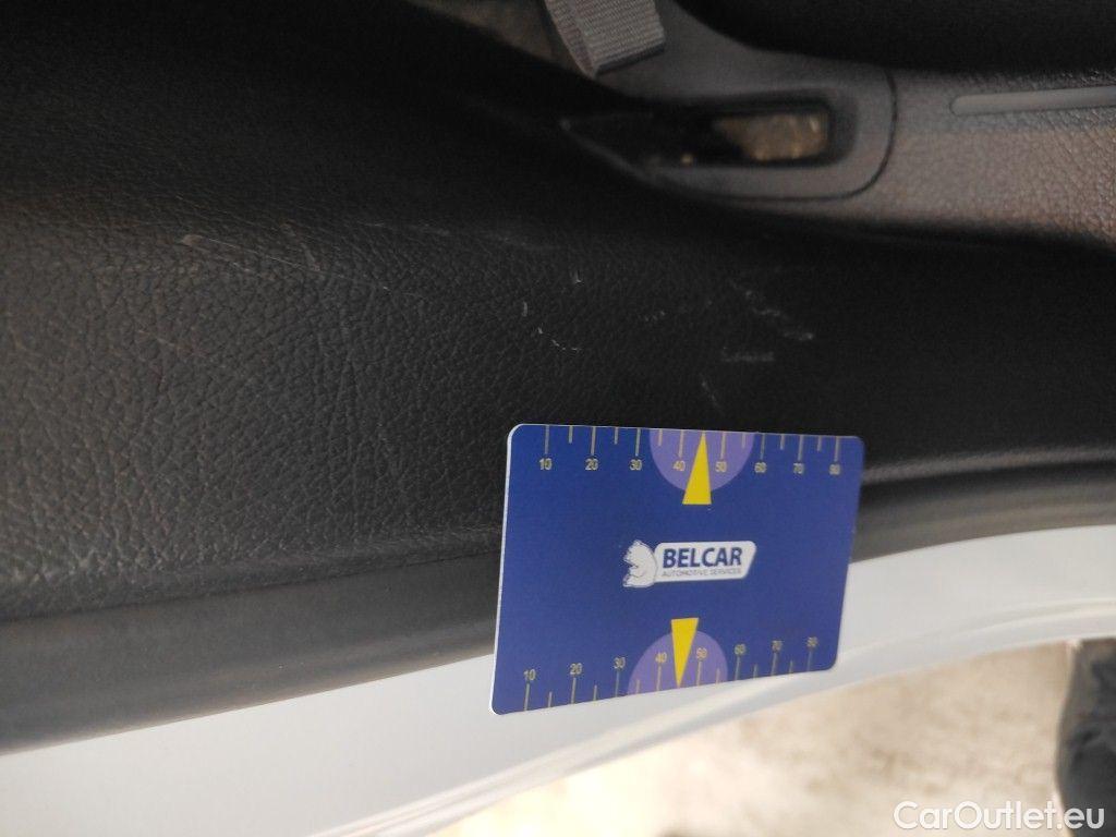 Mercedes  GLB Mercedes-Benz   200 d Business Solution 5d #71