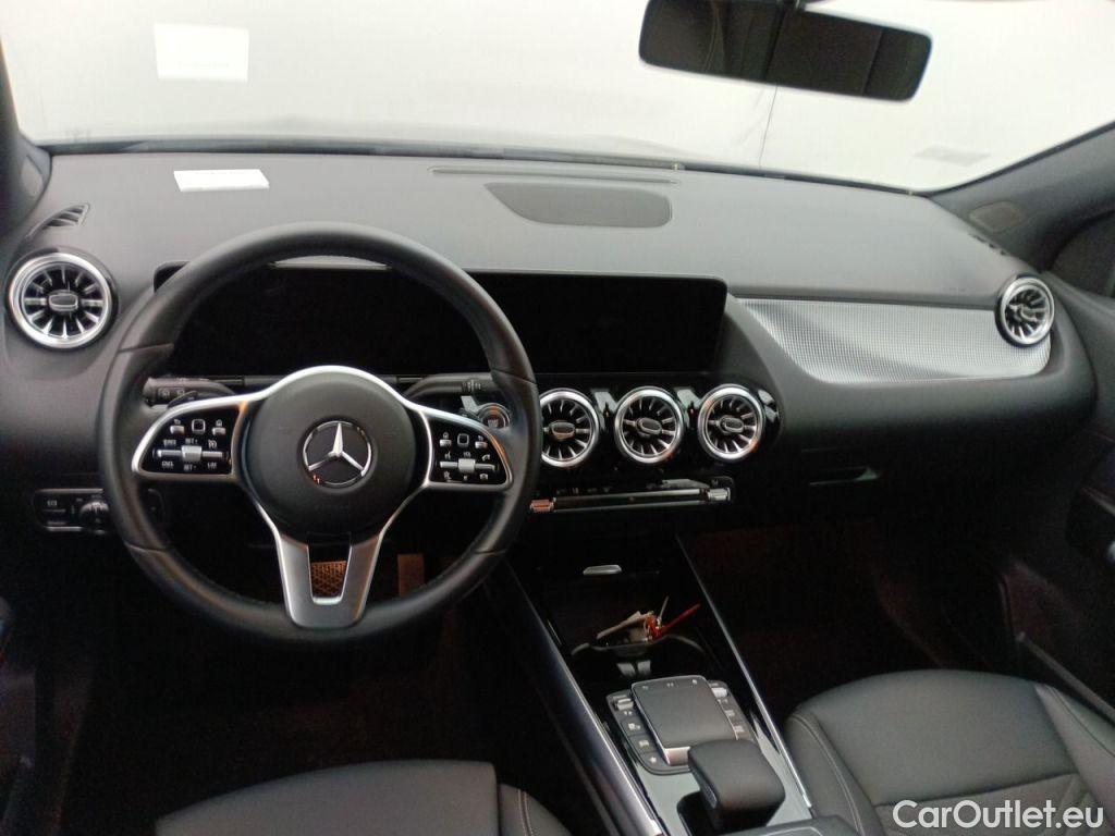 Mercedes  EQA MERCEDES  (H293) 66.5 kWh  250 Business Line 5d #9