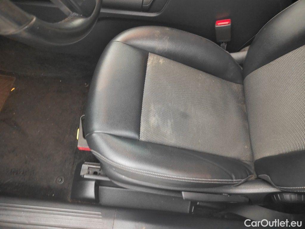 Mercedes  GLB Mercedes-Benz   200 d Business Solution 5d #73