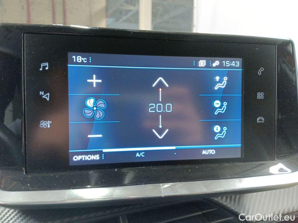 Peugeot  2008 Peugeot  1.5 BlueHDi 96kW S&S EAT8 Allure 5d #32