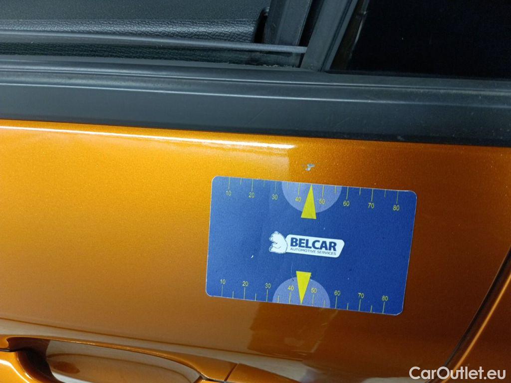 Peugeot  2008 Peugeot  1.5 BlueHDi 96kW S&S EAT8 Allure 5d #40