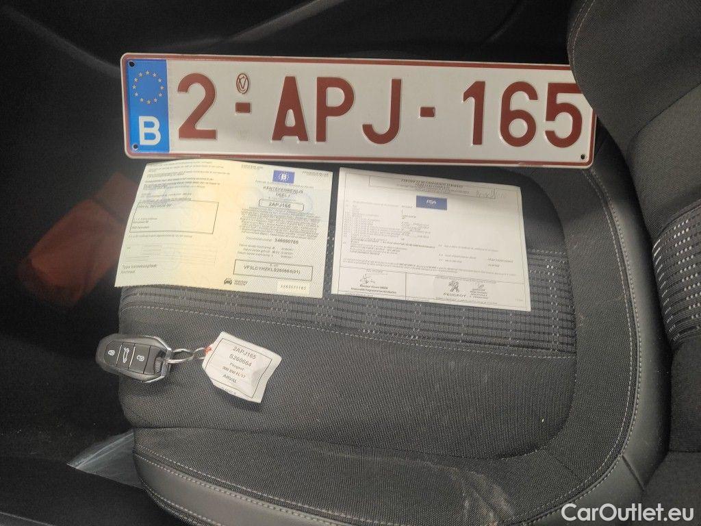 Peugeot  308 Peugeot  SW 1.5 BlueHDi 130 S&S EAT8 Allure Pack 5d #4