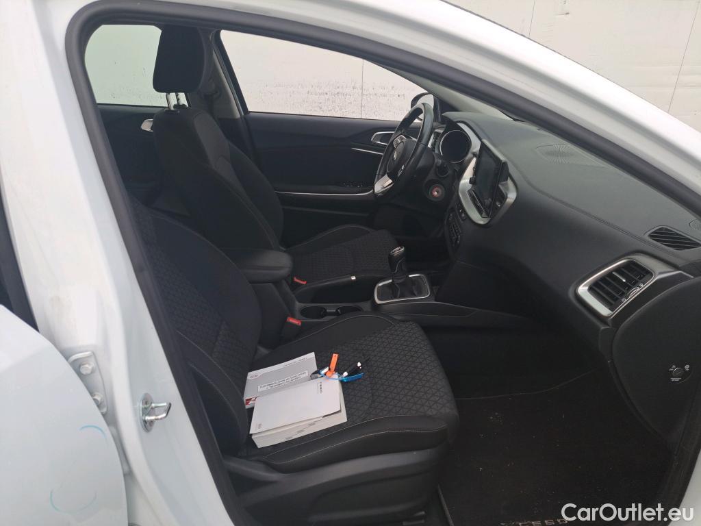 KIA  XCeed KIA  / 2019 / 5P / todoterreno 1.0 T-GDi Drive 88kW (120CV) #6